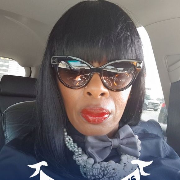 Poshmark profile picture for @acura